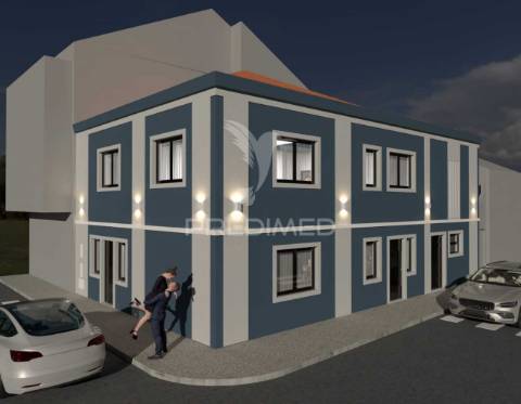 T1 remodelado com varanda e churrasqueira em alhos vedros