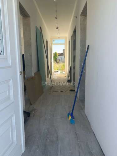 Moradia t2+1 com quintal em recuperação total