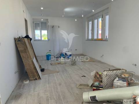 Moradia t2+1 com quintal em recuperação total