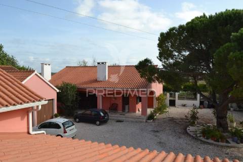 Quinta com piscina tipo praia a 35 km de lisboa