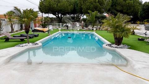 Quinta com piscina tipo praia a 35 km de lisboa