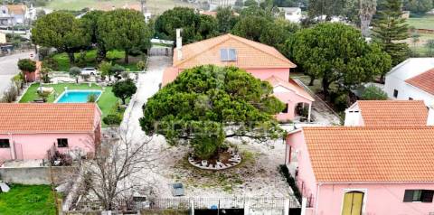 Quinta com piscina tipo praia a 35 km de lisboa
