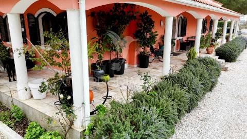 Quinta com piscina tipo praia a 35 km de lisboa