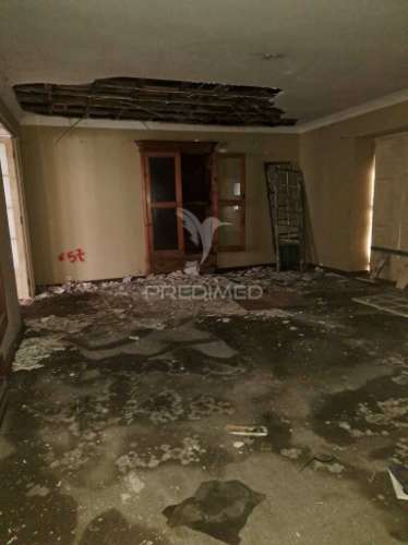 Prédio para reabilitação na zona histórica de angra do heroísmo