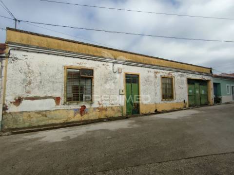 Armazém para recuperar - alcanhões, santarém