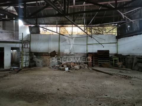 Armazém para recuperar - alcanhões, santarém