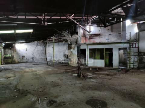 Armazém para recuperar - alcanhões, santarém