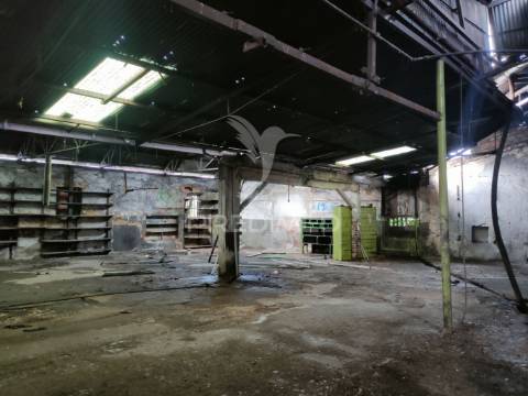 Armazém para recuperar - alcanhões, santarém