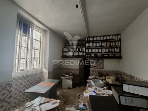 Armazém para recuperar - alcanhões, santarém