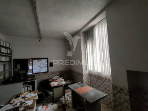 Armazém para recuperar - alcanhões, santarém