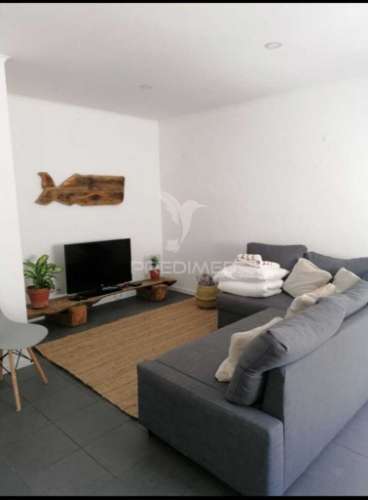 Moradia bi-familiar t6 com espaço exterior - v.n. milfontes