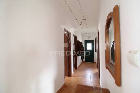 Moradia bi-familiar t6 com espaço exterior - v.n. milfontes