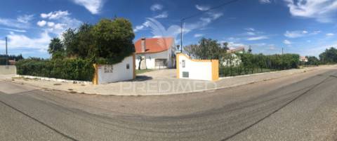 Moradia t4 com garagem e amplo terreno – vale de santarém