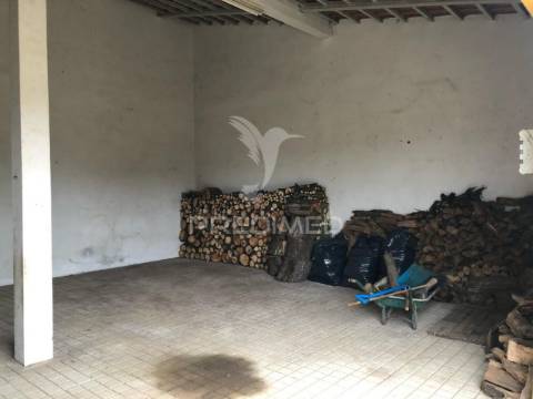 Moradia t4 com garagem e amplo terreno – vale de santarém