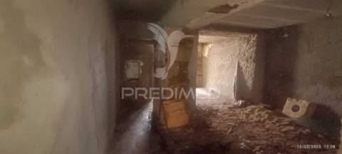 Casa antiga no centro histórico em nisa