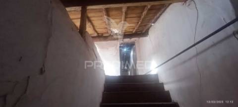 Casa antiga no centro histórico em nisa