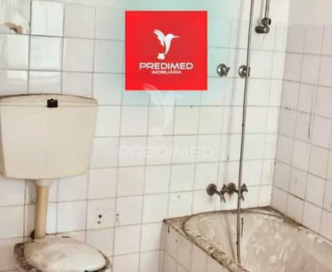 Moradia t3+t1 à venda para restaurar / pernes / santarém