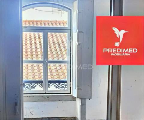 Moradia t3+t1 à venda para restaurar / pernes / santarém