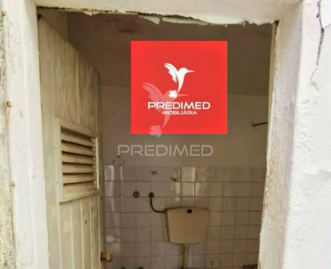 Moradia t3+t1 à venda para restaurar / pernes / santarém