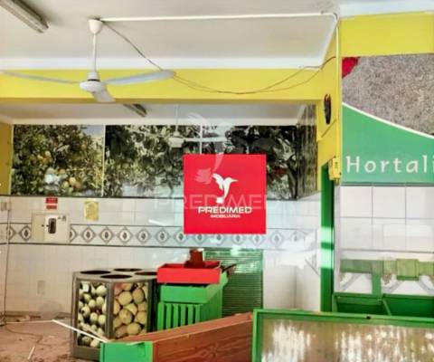 Loja comercial  com 2 pisos / entroncamento.