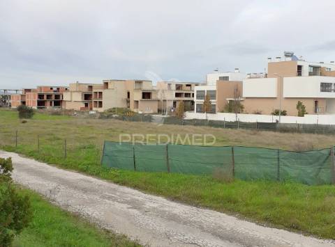 Terreno urbano em alcochete com 21.087 m2 localizado em zona premium de alcochete