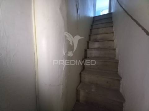 Prédio em alcântara