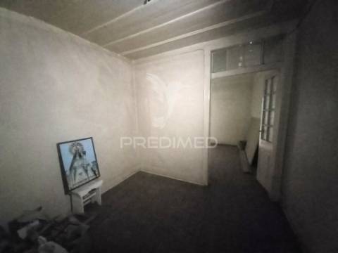 Prédio em alcântara