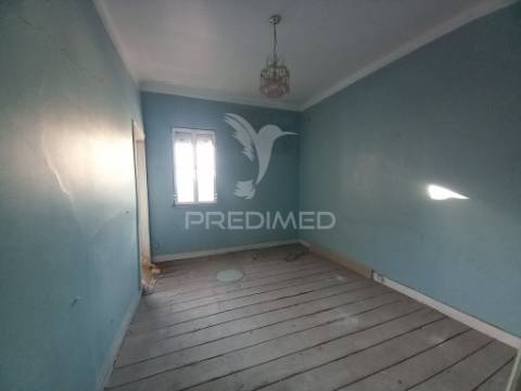 Prédio em alcântara