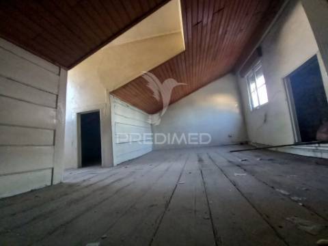 Prédio em alcântara