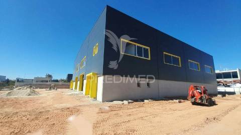 Vender armazém c/ logradouro loures marl proximo aeroporto