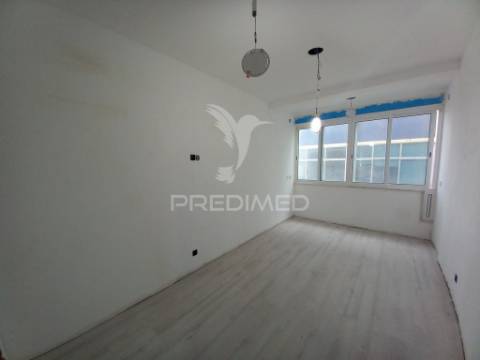 T4 totalmente remodelado - laranjeiro