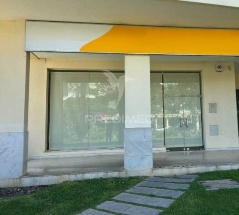 Quarteira – loja equipada para restauração