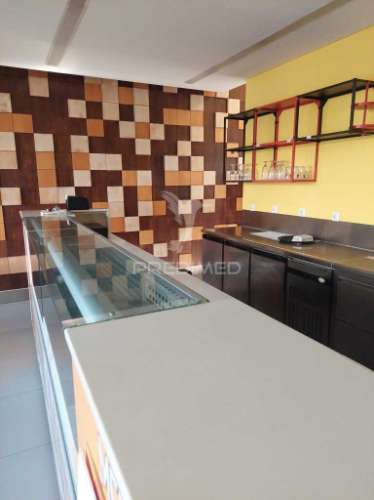 Quarteira – loja equipada para restauração