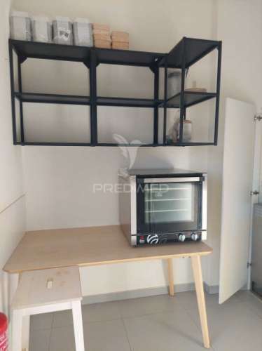 Quarteira – loja equipada para restauração