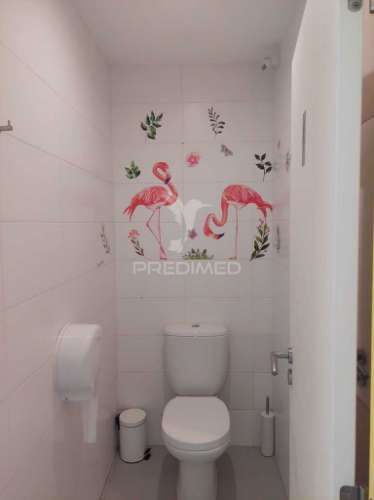 Quarteira – loja equipada para restauração