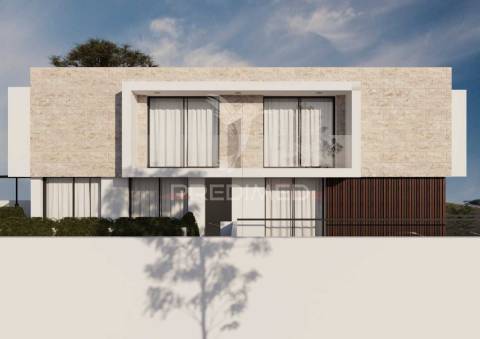 Moradia germinada em inicio de construção com vista de mar em labruge- vila do conde