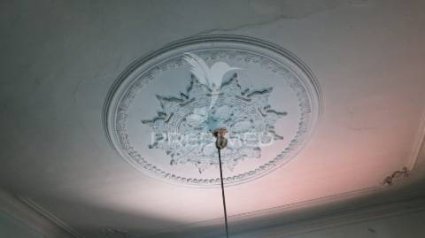 Vendo moradia e terreno 750m2 para recuperar no centro do funchal