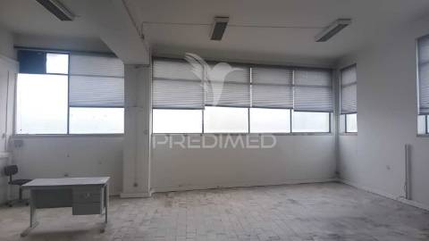 Edifício industrial 1030m2 na venda nova, amadora.