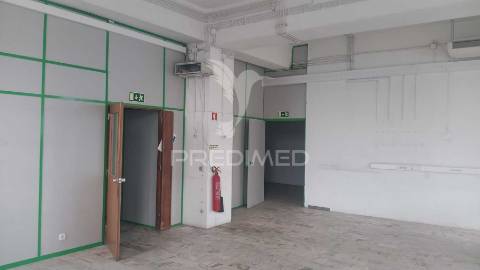 Edifício industrial 1030m2 na venda nova, amadora.