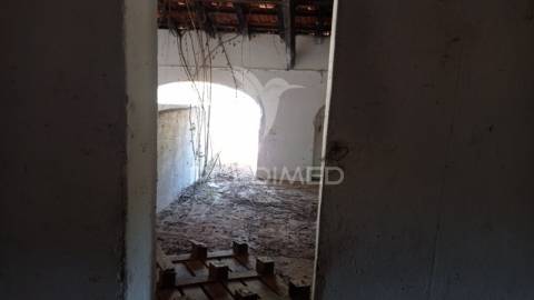 Conjunto de duas herdades 71,70 hectares, junto à vila de mora.