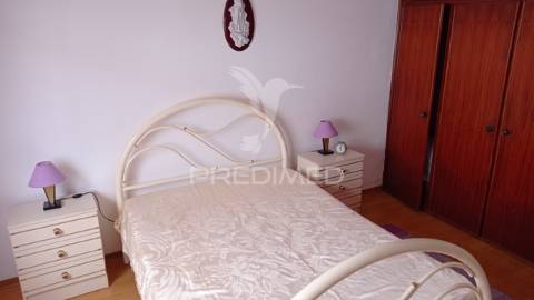 Quintinha isolada, com 710 m2 de terreno, em margem, concelho de gavião.