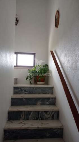 Quintinha isolada, com 710 m2 de terreno, em margem, concelho de gavião.