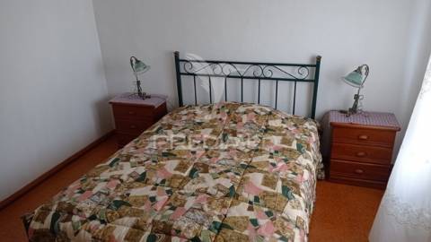 Quintinha isolada, com 710 m2 de terreno, em margem, concelho de gavião.