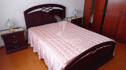 Quintinha isolada, com 710 m2 de terreno, em margem, concelho de gavião.