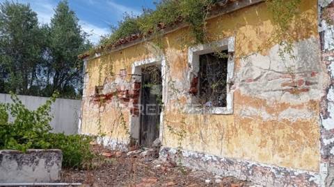 Ruína localizada na barragem de montargil
