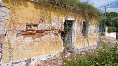 Ruína localizada na barragem de montargil