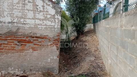 Ruína localizada na barragem de montargil