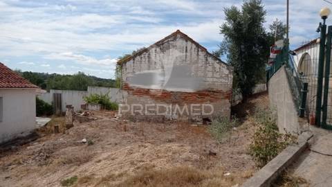 Ruína localizada na barragem de montargil