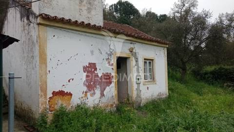 Casa devoluta em vale de açor, bemposta