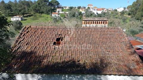 Casa devoluta em vale de açor, bemposta